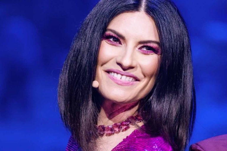 Laura Pausini Vestita Cos Alla Sua Festa Di Compleanno Scollatura