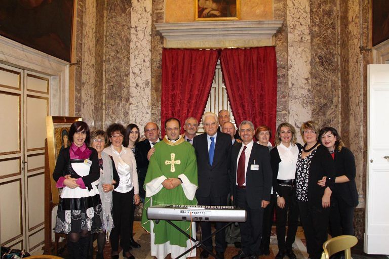 Mosciano, il coro parrocchiale canta per il presidente della Repubblica Italiana