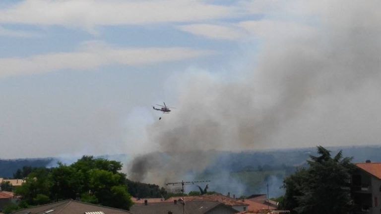Pescara, terzo incendio in 4 giorni a San Silvestro: Vigili del Fuoco in azione