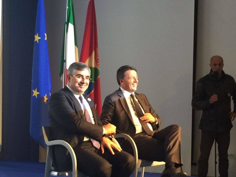 Masterplan Abruzzo, D’Alfonso firma convenzioni con Renzi: 1,5 miliardi per 77 interventi