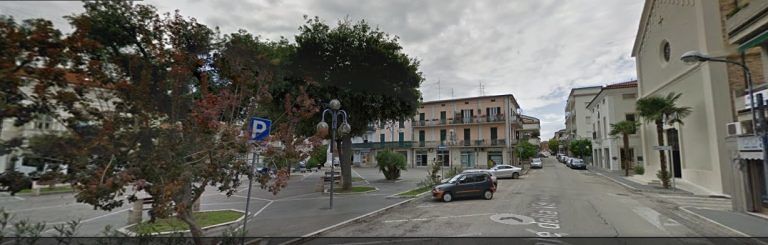 Alba Adriatica, gli rubano l’auto parcheggiata davanti al bar
