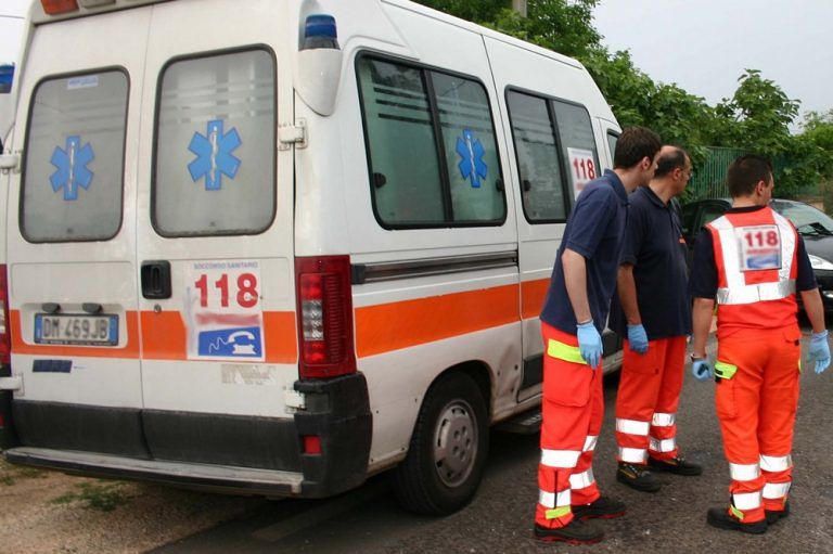 Tragedia a Roccamorice, anziano muore schiacciato tra un furgone e il muro di casa