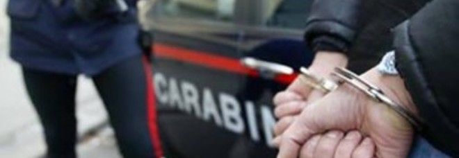 Piccianello, marijuana negli slip: arrestato al terminal bus