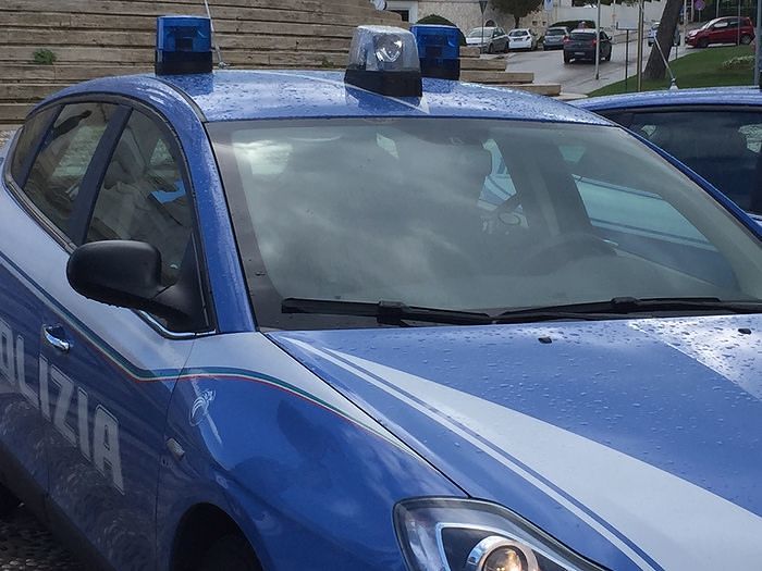 Teramo, ruba auto davanti alle Poste centrali: arrestato poco dopo a Mosciano