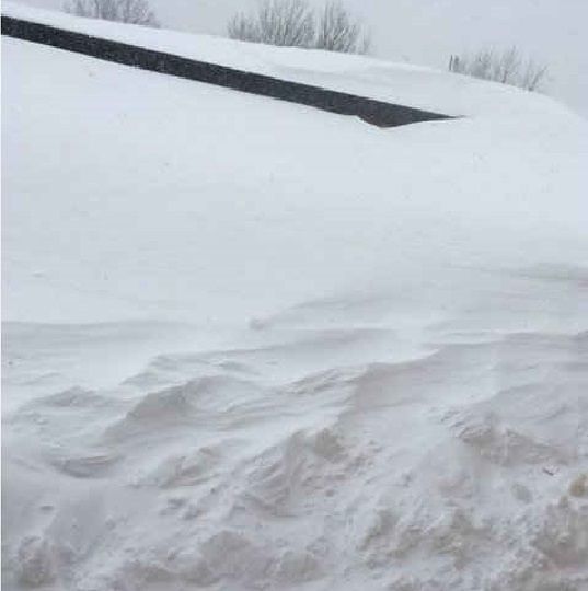 Terremoto, a Campotosto tre metri di neve: Vigili del Fuoco in difficoltà