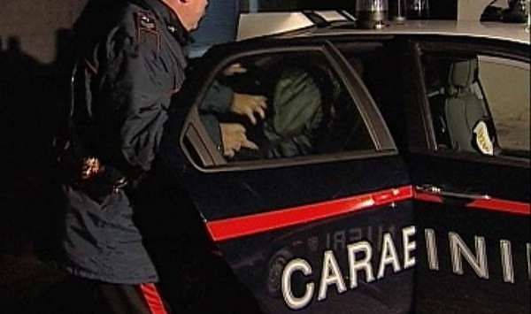 Mozzagrogna, aggredisce i Carabinieri: 50enne in manette