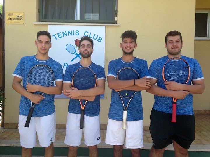 Tennis Club Roseto campione regionale di Serie D1