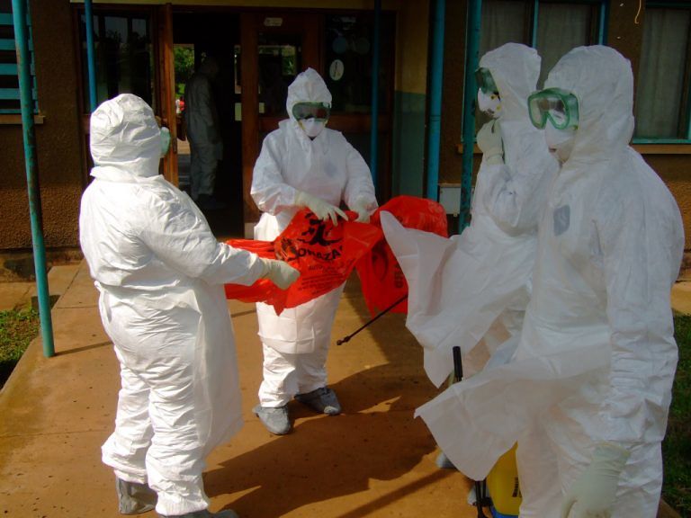 Ebola, ricercatore teramano sviluppa cerotto per gestire emergenza