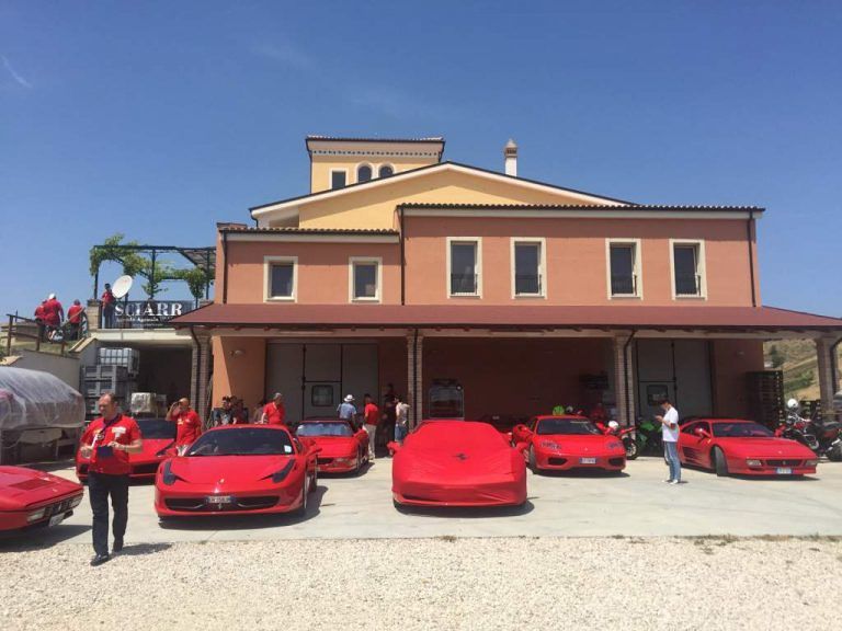 Pineto, Marcantognini e Landi vincono il trofeo al raduno Ferrari-Maserati