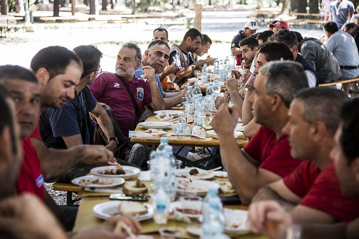 L’Aquila, Festival della Partecipazione: pranzo con gli operai della Ricostruzione – FOTO