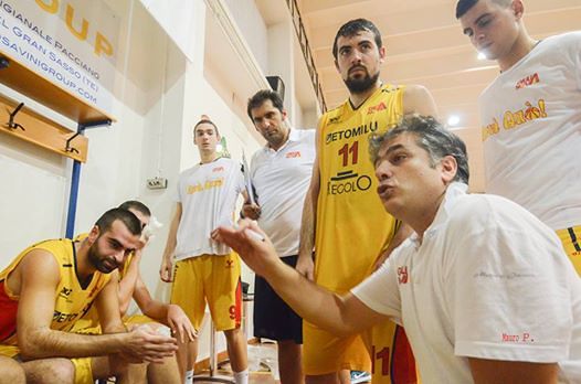 Basket, festa Giulianova: vittoria batticuore con Taranto e salvezza