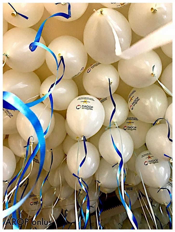 Pescara, palloncini bianchi per la Giornata contro il cancro infantile