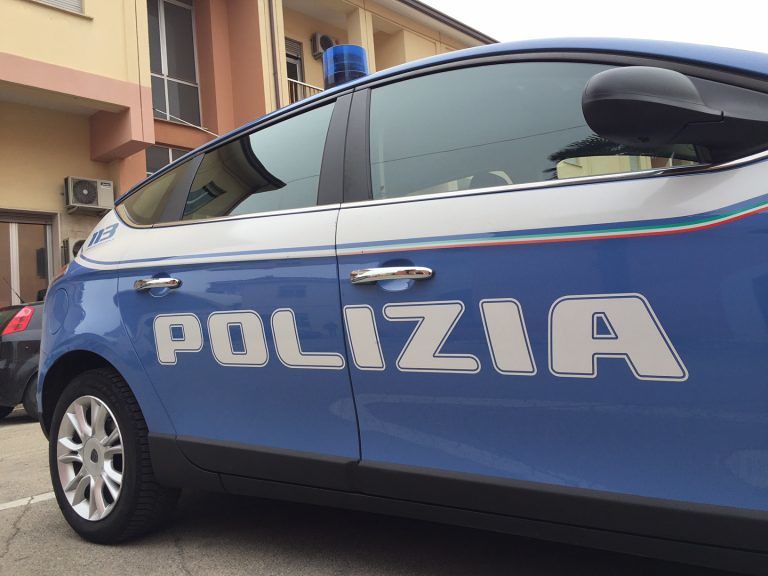 Pescara, 16enne e ragazza incinta tentano rapina: bloccate dalla Polizia