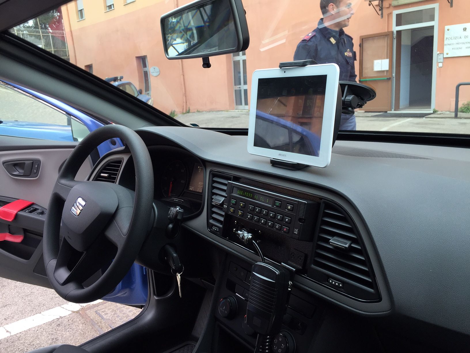 Martinsicuro, gira con carta d'identità falsa: arrestato 