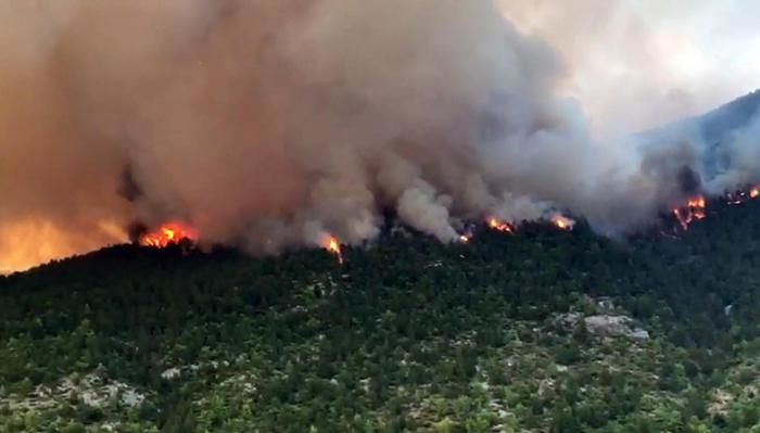 Incendio Monte Morrone, sindaco Pratola: ‘Apriremo nuove strade tagliafuoco’