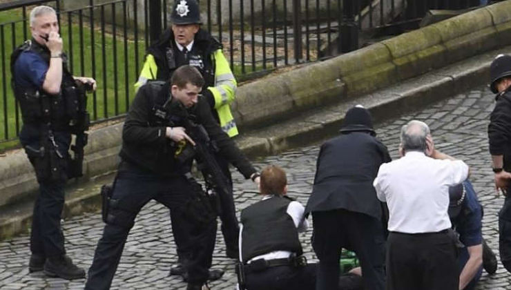 Attacco terroristico a Londra, morti e feriti a Westminster