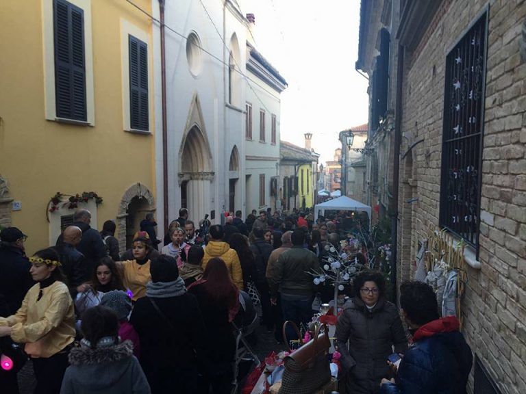 Pineto, successo per la terza edizione di ‘Accendiamo il Natale’ a Mutignano FOTO