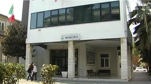 Pineto, consiglio comunale approva proposte opposizione: baratto amministrativo e barriere rigide a Villa Ardente