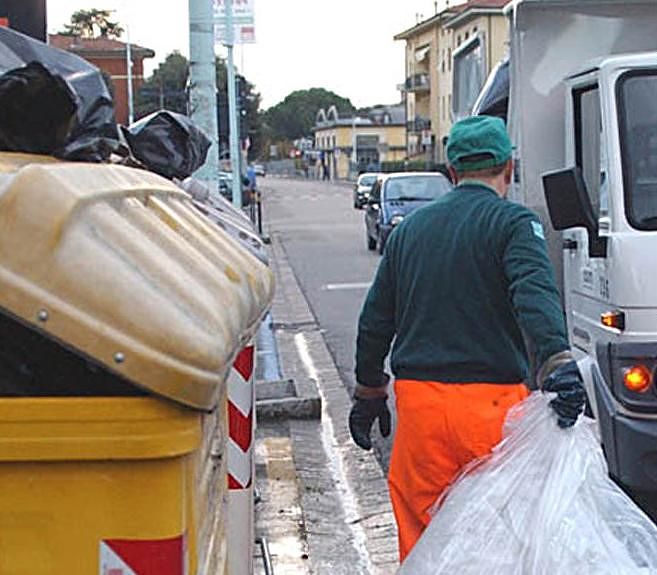 Pescara, raccolta rifiuti: servizi ridotti per due giorni
