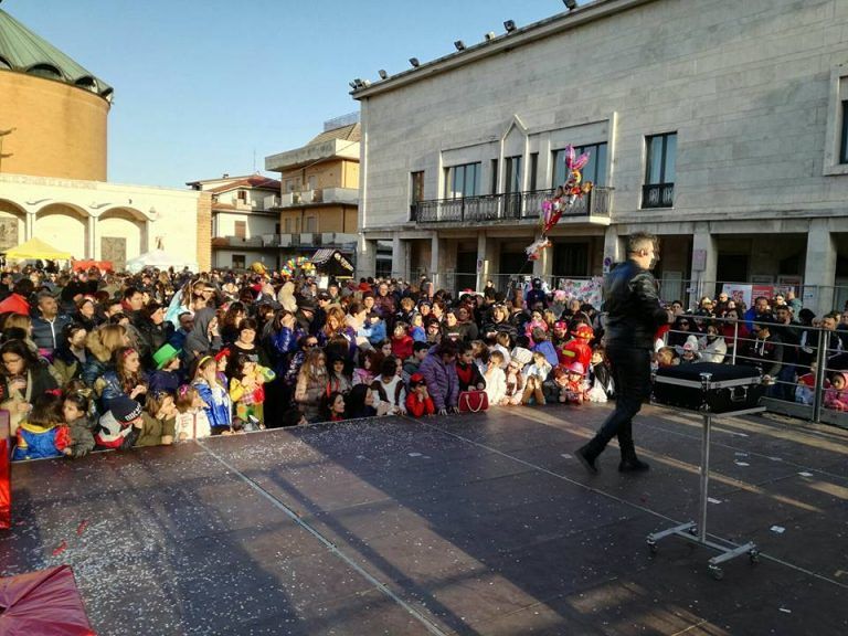 Sant’Egidio, il Carnevale dei bambini riempie la piazza