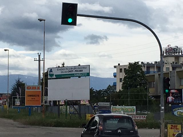 San Giovanni Teatino: ‘Il semaforo di via Po non è fuorilegge’