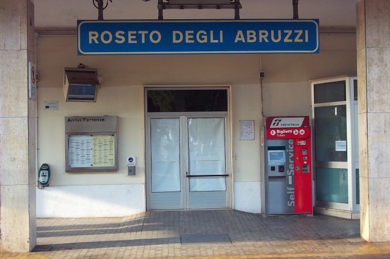 Roseto, barriere architettoniche in stazione. Il sindaco scrive a Trenitalia