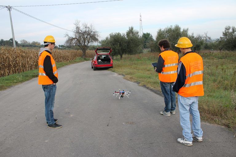 Pescara, un drone in regalo per gli studenti dell’Aterno-Manthoné