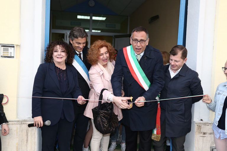 Pescara, scuola ‘Pascoli’ inaugura dopo lavori: festa con Lino Guanciale