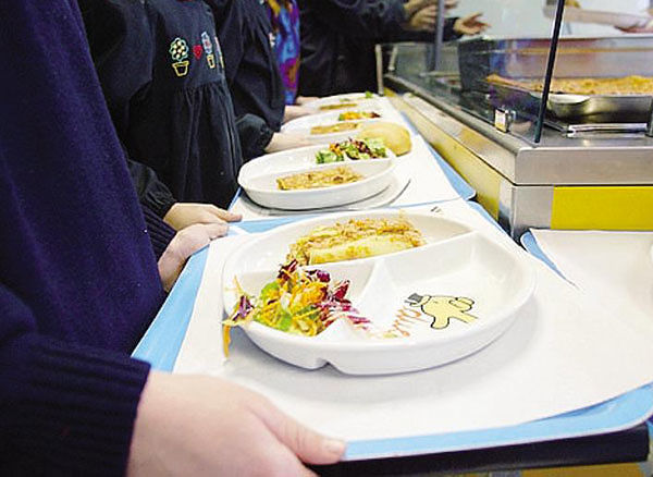 Castelnuovo Vomano, cibo scadente alla mensa scolastica: i genitori chiedono controlli