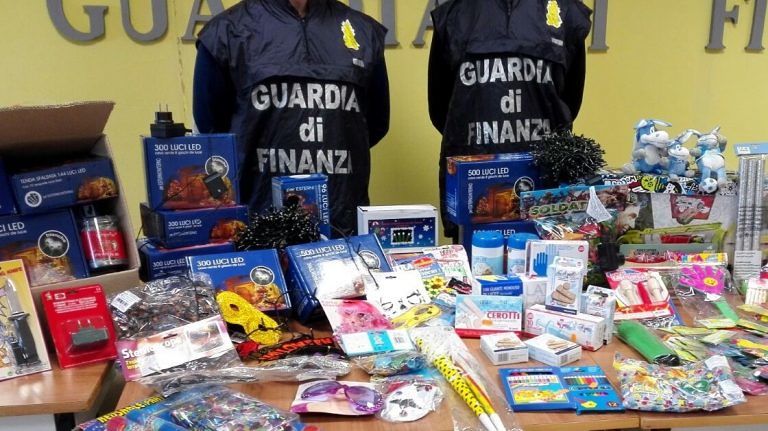 Maxi operazione della Finanza di Giulianova: sequestrati 11milioni di articoli contraffatti FOTO VIDEO