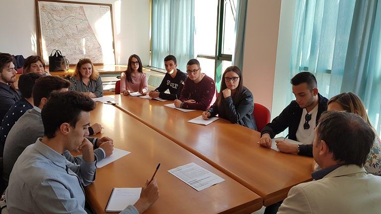 Roseto, gli studenti del Moretti parlano di edilizia con il Comune