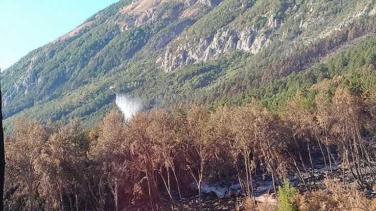 Incendio Monte Morrone, si riaccende focolaio sul Colle delle Vacche FOTO/VIDEO