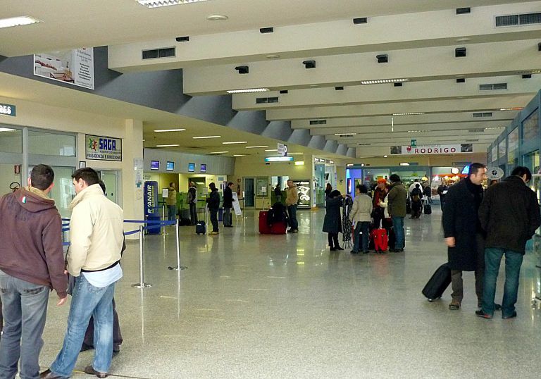 Da Londra a Pescara con documenti falsi: arrestato all’aeroporto