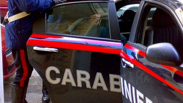 Torre de Passeri: aggredisce i carabinieri dopo una rissa alla stazione