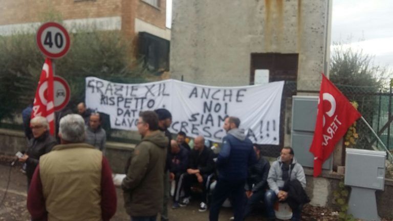 Martinsicuro, sciopero Carbotech: sostegno del Pci alla protesta dei lavoratori