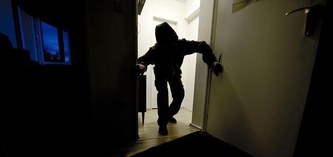 Tortoreto, furto in abitazione: ladri “smurano” la cassaforte
