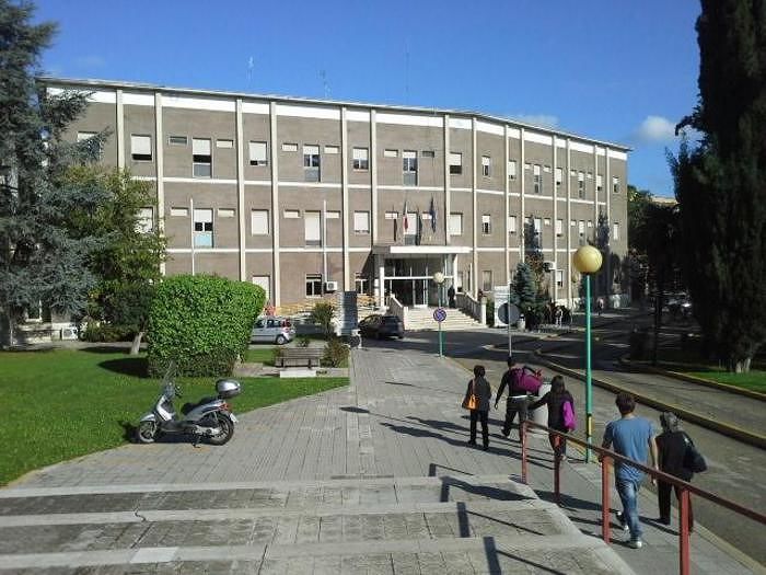 Ospedale di Lanciano, furbetto del cartellino condannato a 7 mesi