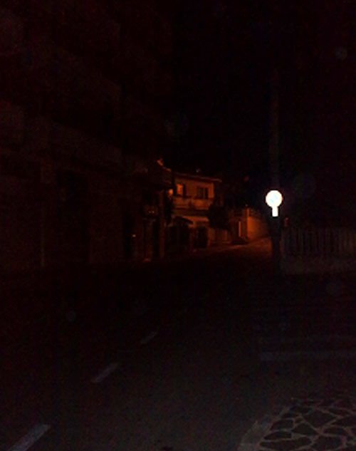 Pescara, “Una vergognosa città al buio”