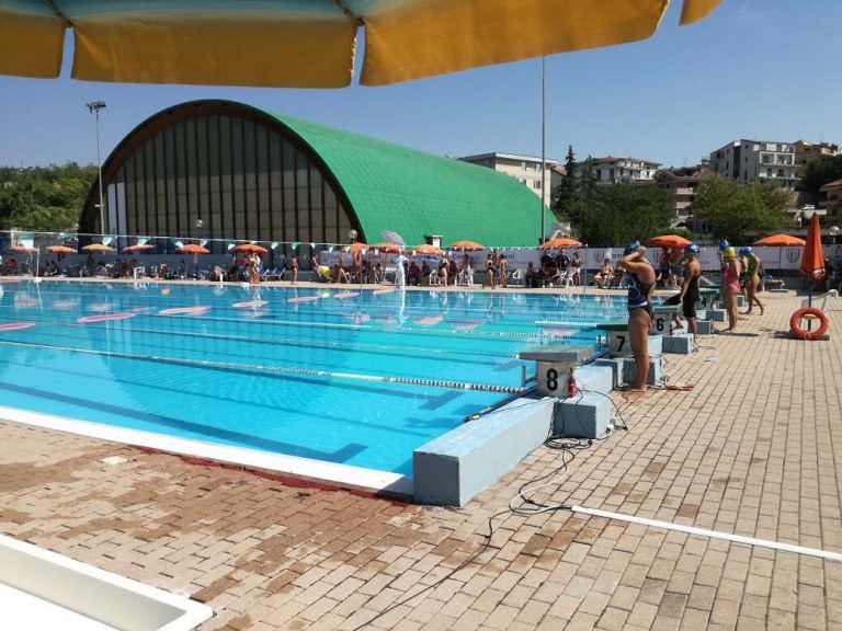 Teramo, piscina scoperta: dal 15 luglio arriva la corsia riservata ai giovani con autismo