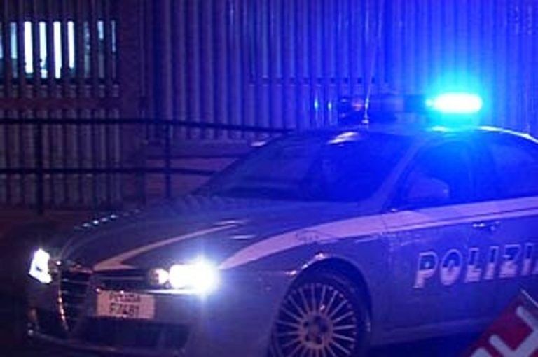 Pescara, appostato sotto casa della ex: ferisce al volto un poliziotto