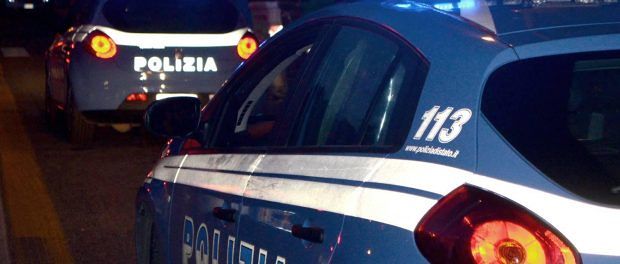 Pescara: accoltella, malmena e rapina un negoziante: arrestata grazie a un passante