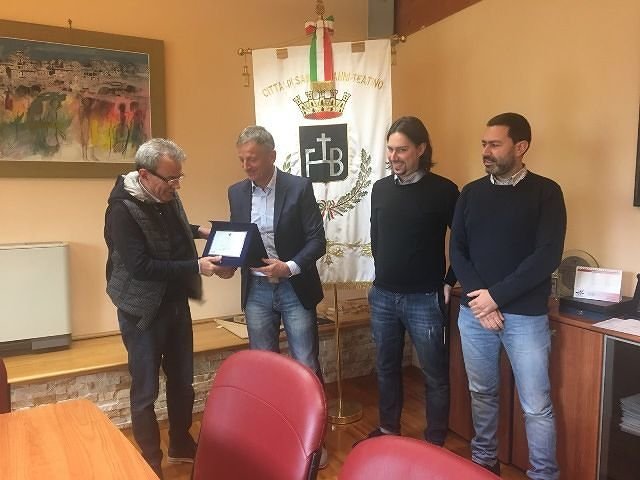 San Giovanni Teatino, il sindaco Marinucci premia Bonomo