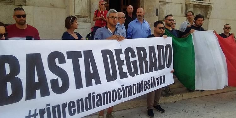 Accampamenti e degrado: #RiprendiamociMontesilvano torna in piazza
