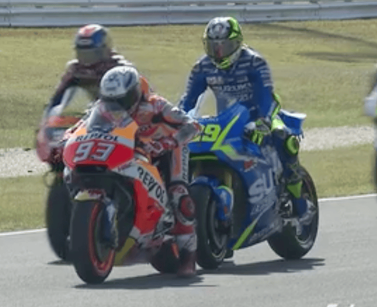 MotoGP a Misano, Iannone “tocca” Marquez nelle prove VIDEO