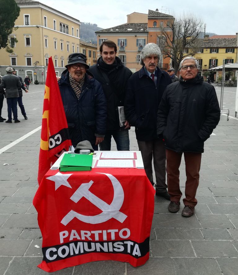 Teramo, Partito Comunista in piazza in vista delle politiche