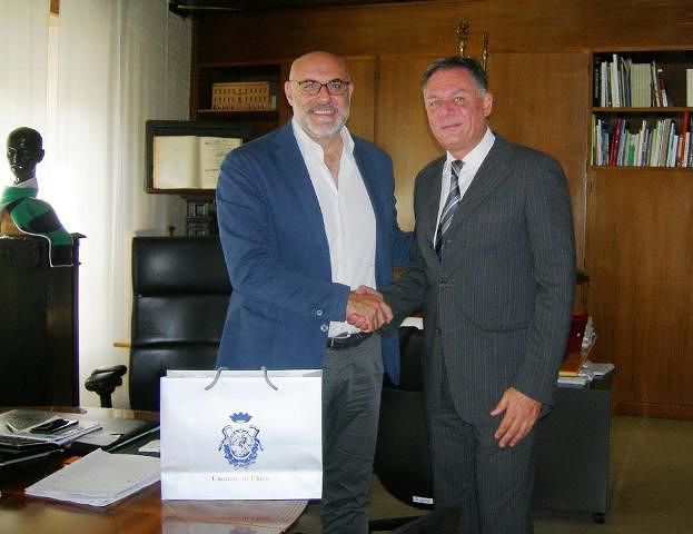 Chieti, il nuovo comandante dei Vigili del Fuoco incontra il sindaco Di Primio