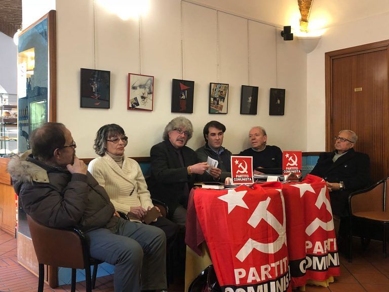 Teramo, il Partito Comunista: “Facciamo tornare falce e martello in Parlamento”