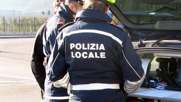 Montesilvano, contraffazione: Polizia locale sequestra borse false