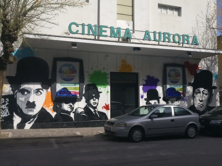 Alba Adriatica, Remo Saccomandi “riapre” il cinema Aurora per le elezioni FOTO