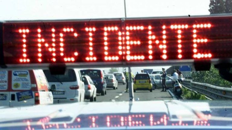 Francavilla, incidente nella galleria Le Piane: strada chiusa al traffico
